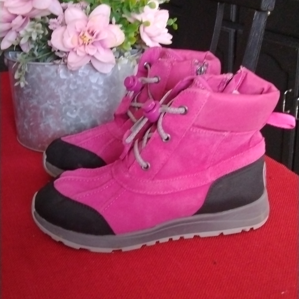 UGG WATERPROOF BOOTS